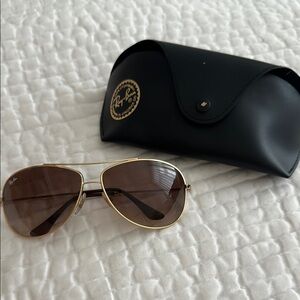 Ray-Ban Aviator Sunglasses with Case